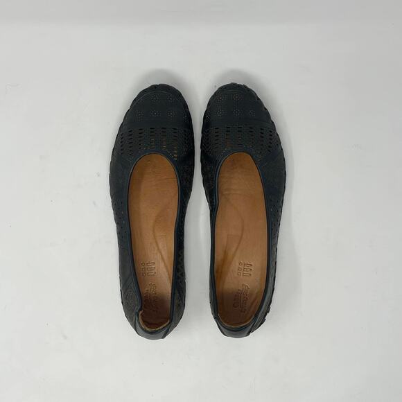 Spring Step Kenyetta Black Gold Perforated Leather Comfort Flat - Picture 6 of 9